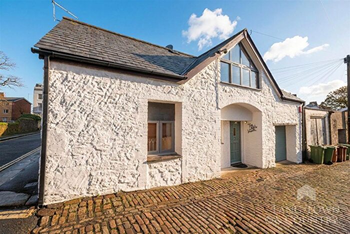 3 Bedroom Mews To Rent In Admiralty Street Lane West, Stonehouse, Plymouth, PL1