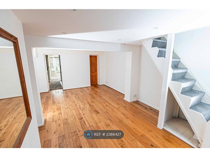 2 Bedroom Terraced House To Rent In Goddens Cottages, Tonbridge, TN12