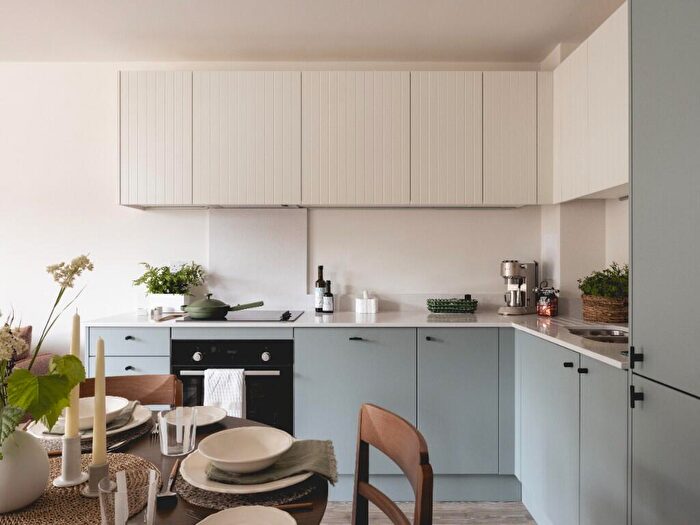 2 Bedroom Apartment To Rent In Milne Avenue, Cambridge, Cambridgeshire, CB3