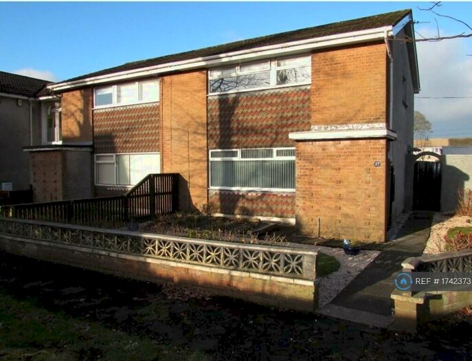 3 Bedroom End Of Terrace House To Rent In Ravenscroft, Irvine, KA12