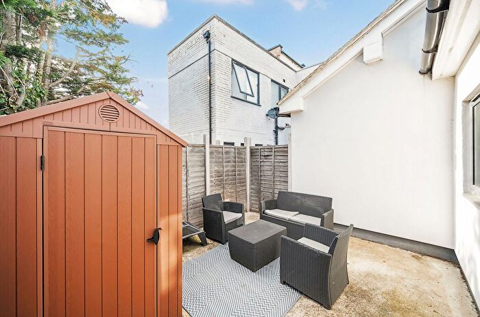 1 Bedroom Flat For Sale In Ashford, Surrey, TW15