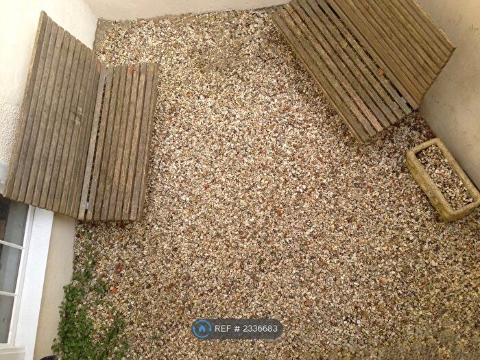 3 Bedroom Flat To Rent In Student, Bristol, BS8