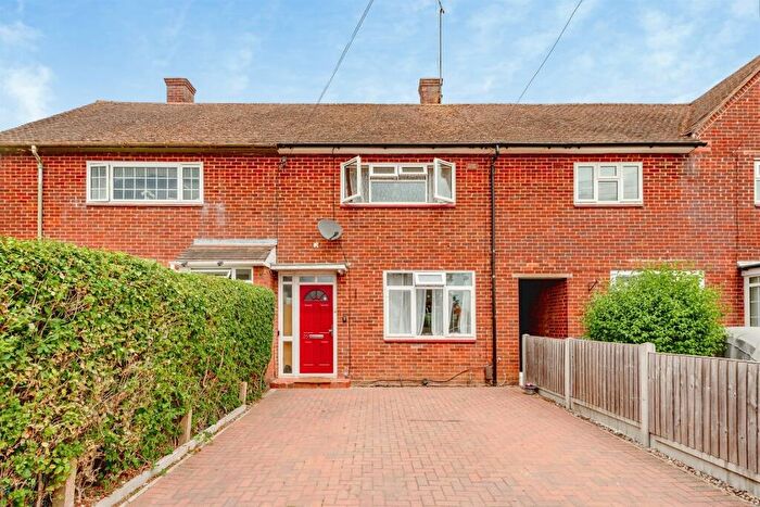 2 Bedroom Terraced House For Sale In Taynton Drive, Merstham, Redhill, RH1