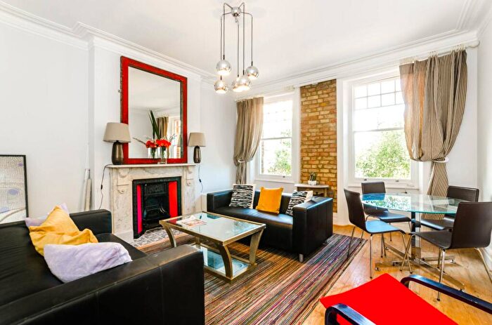 3 Bedroom Flat To Rent In Rokesly Avenue, Crouch End, London, N8