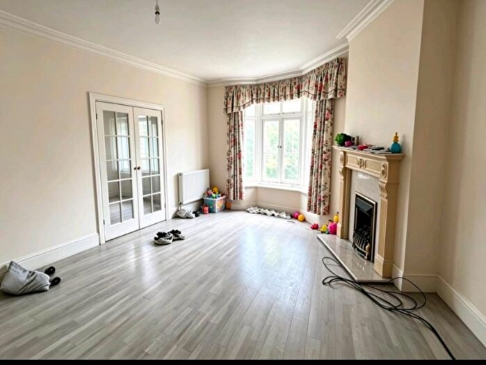 4 Bedroom Semi Detached House To Rent In Dersingham Avenue, London, E12