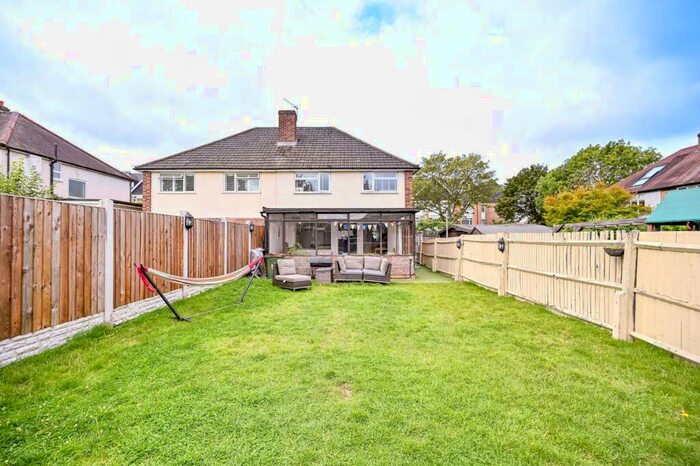 4 Bedroom Semi-Detached House To Rent In Lavender Avenue, Worcester Park, KT4