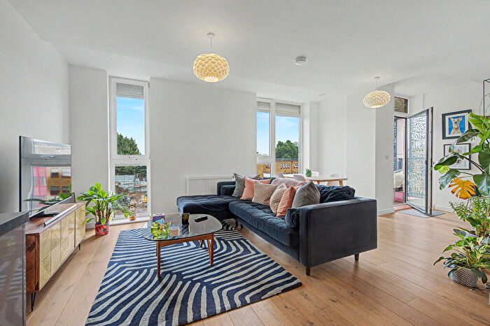 2 Bedroom Flat For Sale In Amelia Street, , Elephant And Castle, London, SE17