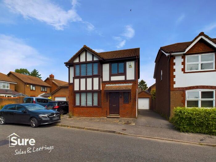 3 Bedroom Detached House To Rent In Kenilworth Close, Hemel Hempstead, Hertfordshire, HP2