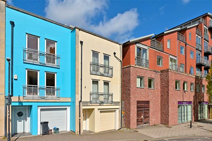 4 Bedroom End Of Terrace House For Sale In Lower Clifton Hill, Bristol, BS8