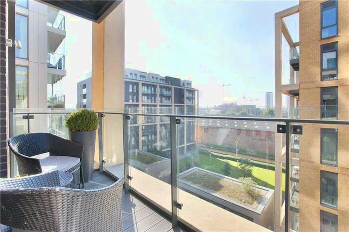 2 Bedroom Flat To Rent In Avon House, Enterprise Way, Wandsworth, London, SW18