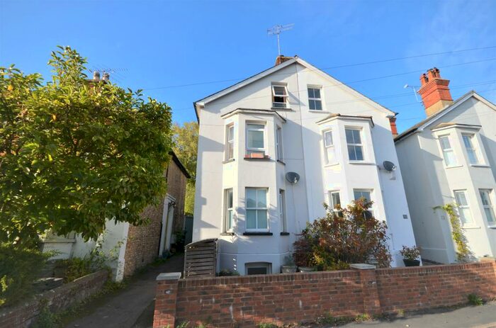 1 Bedroom House To Rent In St James Terrace, Farnham, Surrey, GU9