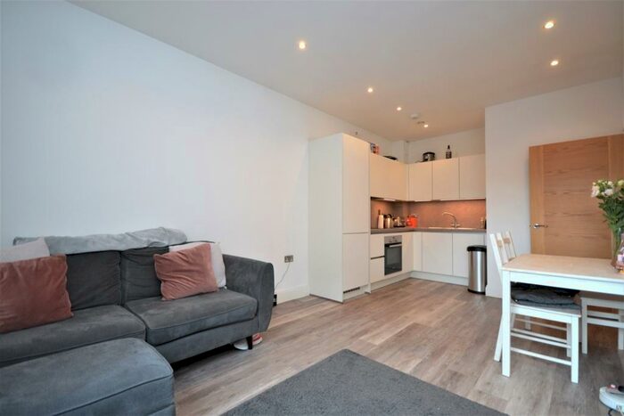 1 Bedroom Flat To Rent In Elmfield Road Bromley, BR1