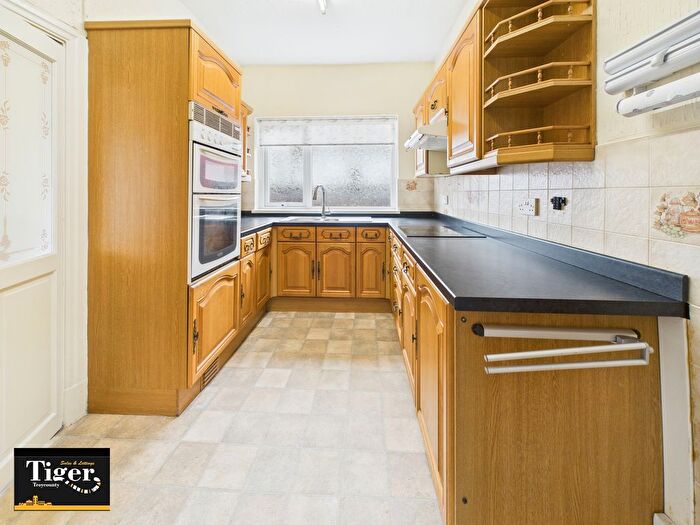 3 Bedroom Semi-Detached Bungalow For Sale In Thirlmere Road, Blackpool, FY4