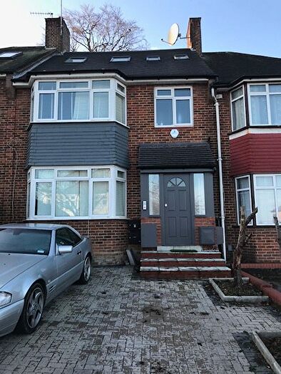 3 Bedroom Maisonette To Rent In Arnos Road, Arnos Grove, N11
