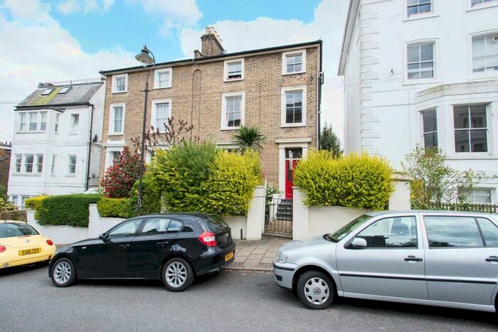 1 Bedroom Apartment To Rent In Cintra Park, Upper Norwood, London, SE19