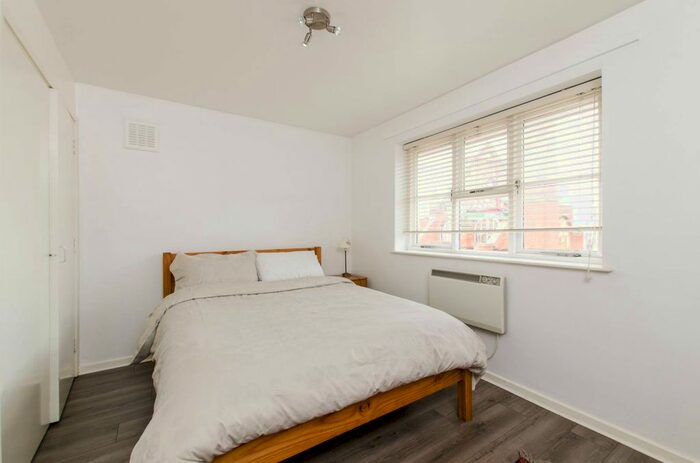 1 Bedroom Flat To Rent In Theatre Street, Clapham Junction, London, SW11