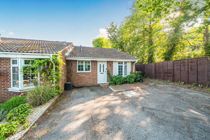3 Bedroom Semi-Detached Bungalow For Sale In Ambleside, Botley, Southampton, SO30