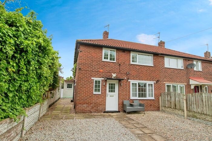 3 Bedroom Semi-Detached House For Sale In Netheroyd, Streethouse, Pontefract, WF7