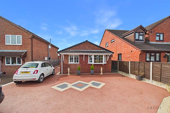 2 Bedroom Detached Bungalow For Sale In Kingsdale Croft, Stretton, Burton-On-Trent, DE13