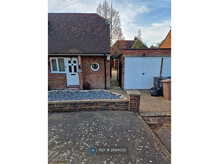 2 Bedroom Semi-Detached House To Rent In Alwyn Close, Luton, LU2