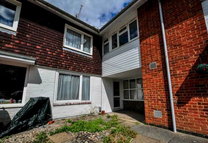 2 Bedroom Maisonette To Rent In Southgate Drive, Crawley, RH10