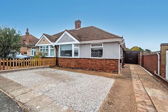 3 Bedroom Semi-detached Bungalow For Sale In Orchard Way, Duston, Northampton, NN5