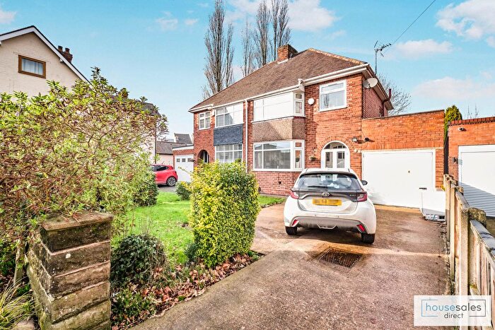 3 Bedroom Semi-detached House For Sale In Walsall Road Aldridge, Walsall, WS9