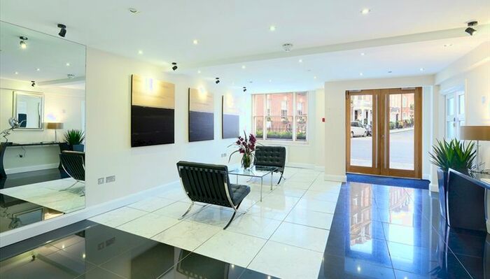 1 Bedroom Flat To Rent In Hill Street, London, W1J