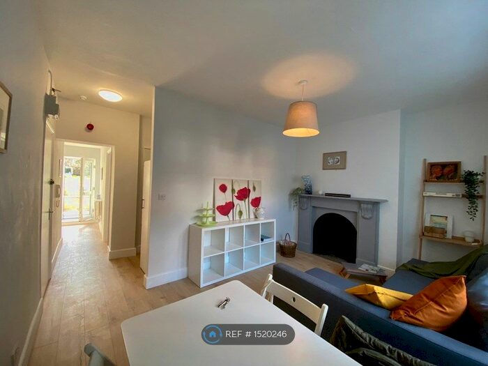 1 Bedroom Flat To Rent In Camden Road, London, N7