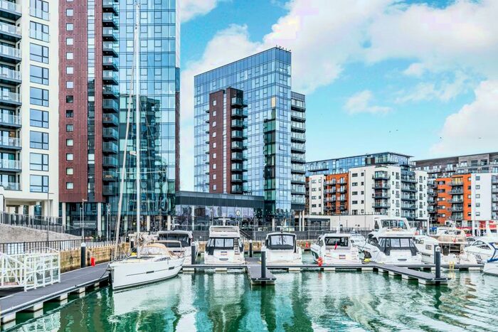 2 Bedroom Apartment To Rent In The Hawkins Tower, Ocean Village, Southampton, SO14