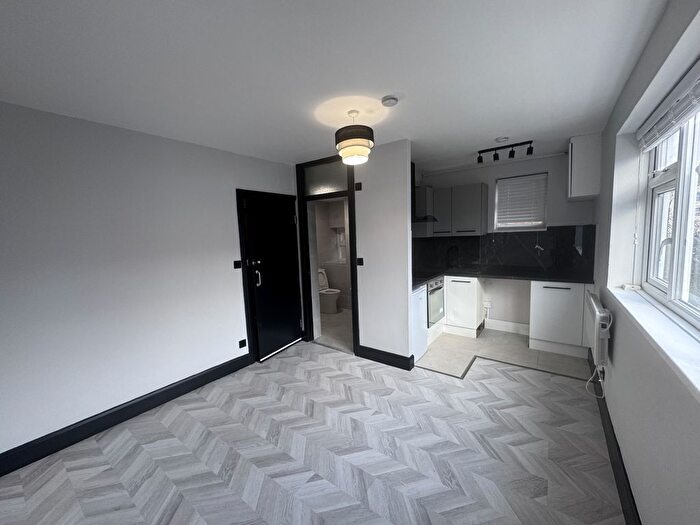 Studio To Rent In Askew Crescent, London, W12