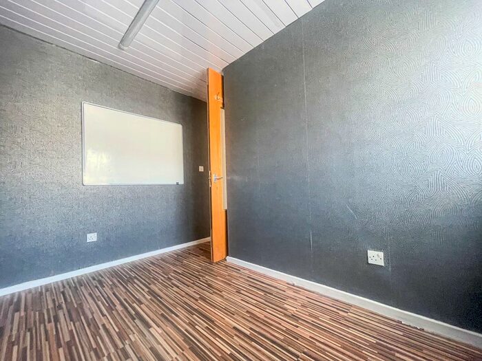 4 Bedroom Terraced House To Rent In Bassett Croft, Birmingham, B10