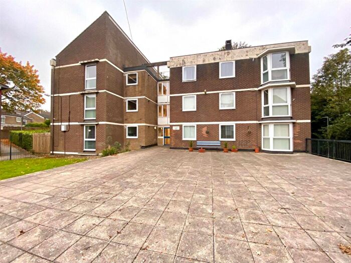2 Bedroom Apartment For Sale In Hartington Court, Elland, HX5