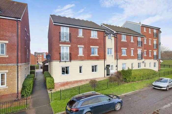 2 Bedroom Flat To Rent In Riverside Close, Bridgwater, TA6