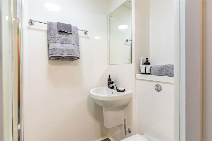 1 Bedroom Flat To Rent In Portland Road, Newcastle, NE2
