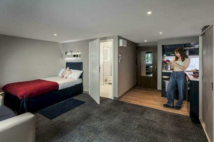 1 Bedroom Private Hall To Rent In Welford Road, Leicester, LE2