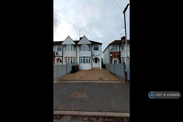 Studio To Rent In Willow Way, Luton. Bedfordshire, LU3