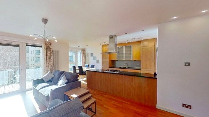 2 Bedroom Flat To Rent In Holyrood Road, Edinburgh, EH8