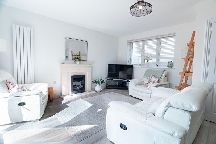 3 Bedroom Semi-Detached House For Sale In Draytons Close, Barley, SG8