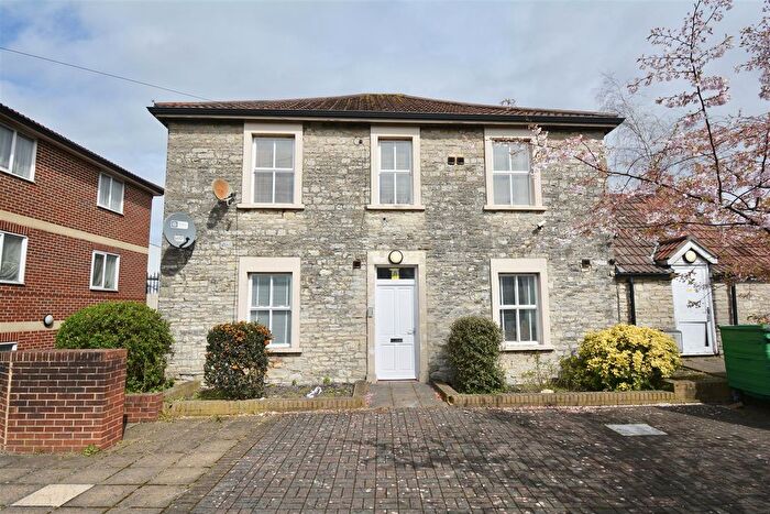 2 Bedroom Flat For Sale In Brook Court, Whitchurch Road, Bishopsworth, BS13