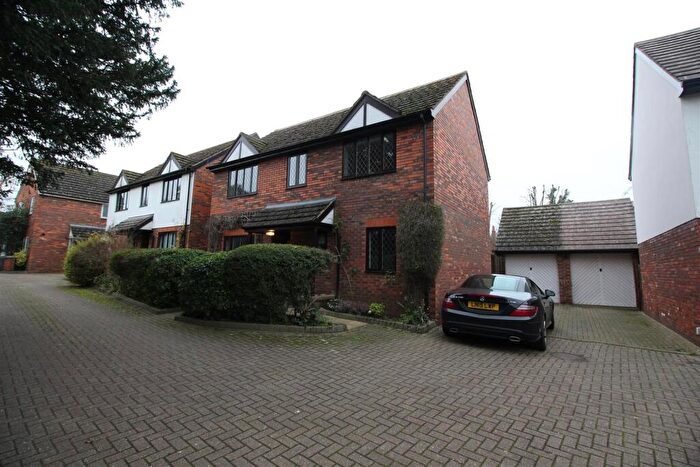 3 Bedroom House To Rent In London Road, Hitchin, Hertfordshire, SG4