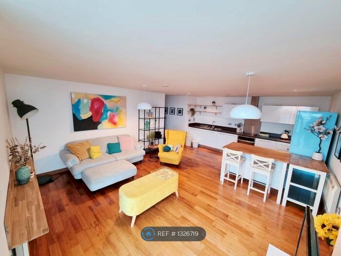 2 Bedroom Flat To Rent In The St. George Building, Leeds LS1