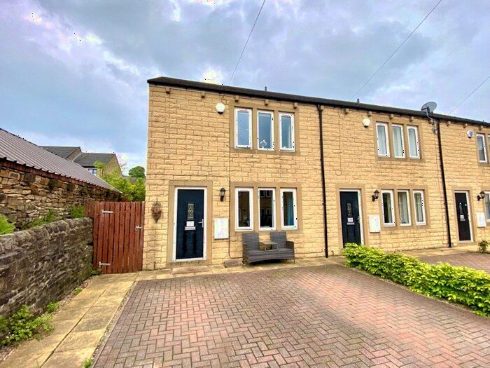 3 Bedroom End Of Terrace House For Sale In Griffe Gardens, Oakworth, Keighley, Bradford, BD22