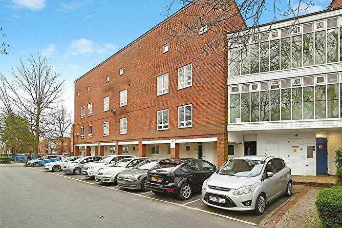 1 Bedroom Studio For Sale In Mount Lane, Bracknell, Berkshire, RG12