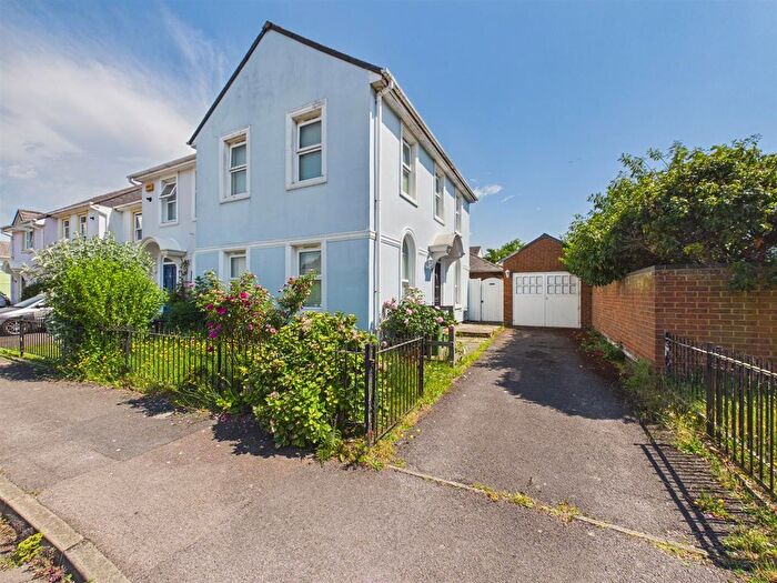 3 Bedroom End Terrace House For Sale In The Plover, Watermead, Aylesbury, HP19