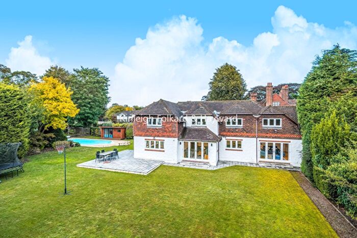 5 Bedroom Detached House For Sale In Hawthorne Road, Bromley, Kent, BR1