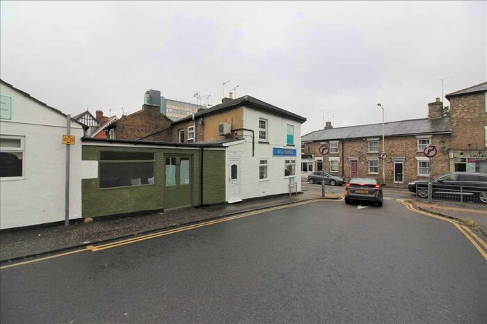 2 Bedroom Maisonette To Rent In Two Bedroom City Centre, CM2