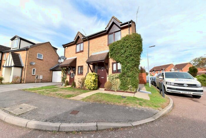 2 Bedroom Semi-Detached House To Rent In The Pastures, Stevenage, SG2