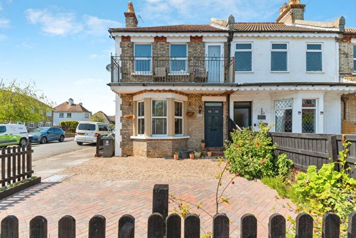 4 Bedroom End Of Terrace House For Sale In Holland Road, Clacton-On-Sea, Essex, CO15