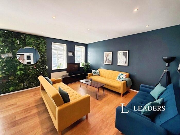 2 Bedroom Flat To Rent In Princes House, North Street, BN1